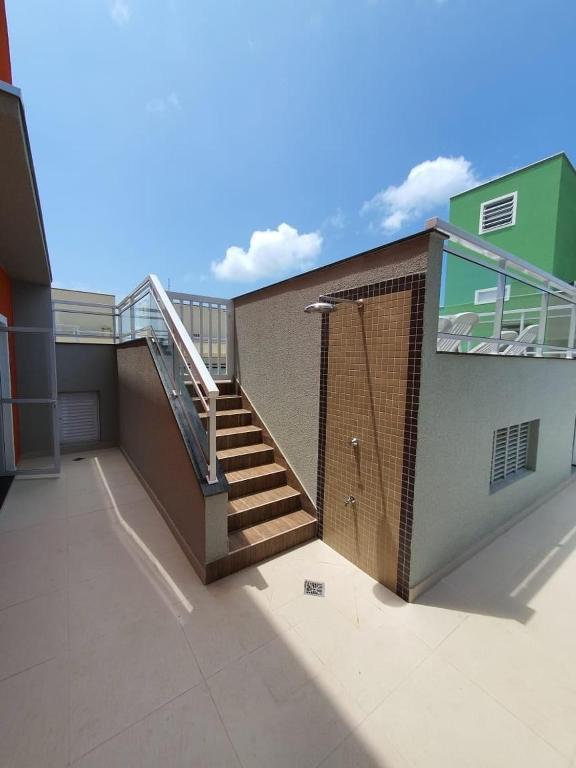  Apto Condomínio Vila Monrealle