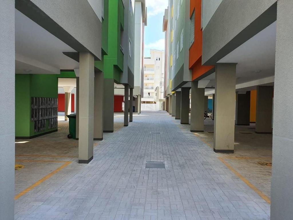  Apto Condomínio Vila Monrealle