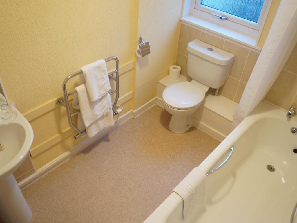 The Corner House Hotel - Deluxe Twin Room