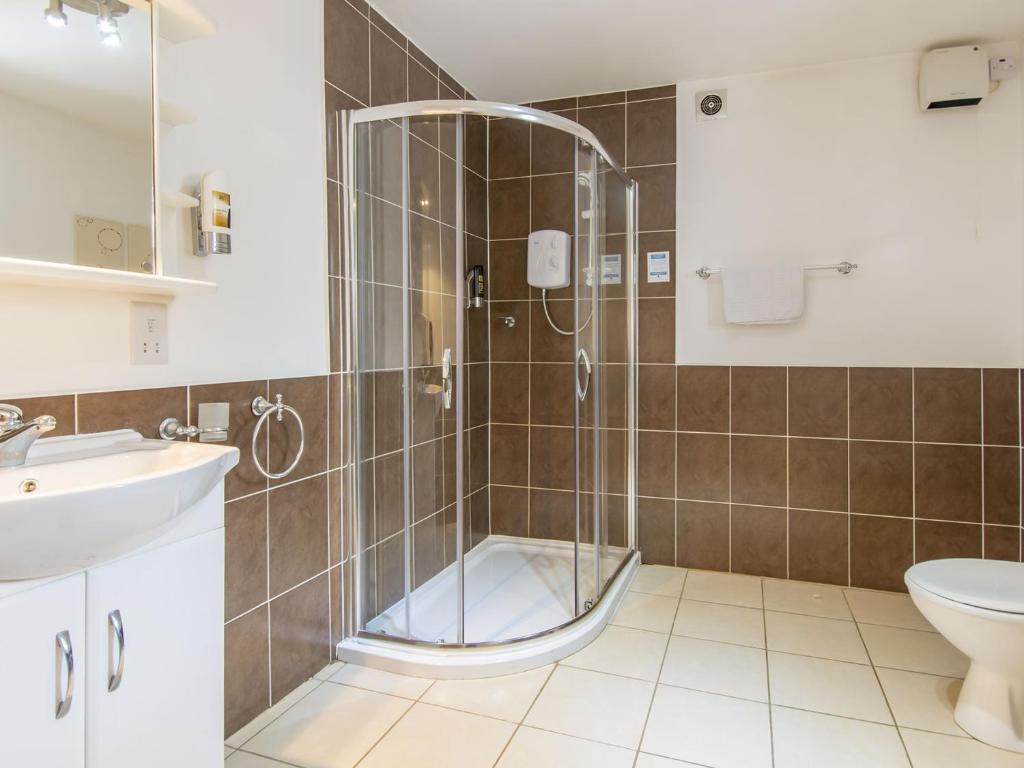 The Cotswold - Triple Room With Shower