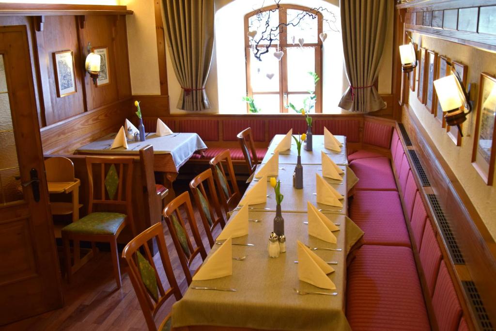 Posezení v ubytování Hotel Gasthof Zum Löwen