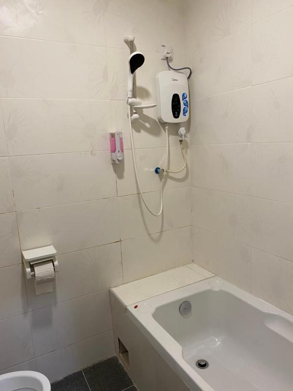HOTEL SAKIRAH - Deluxe Queen Room