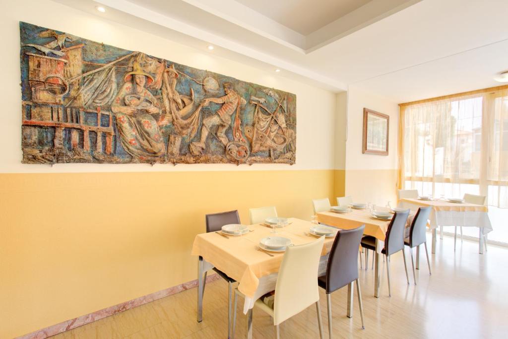 Restaurace v ubytování Hotel Nella