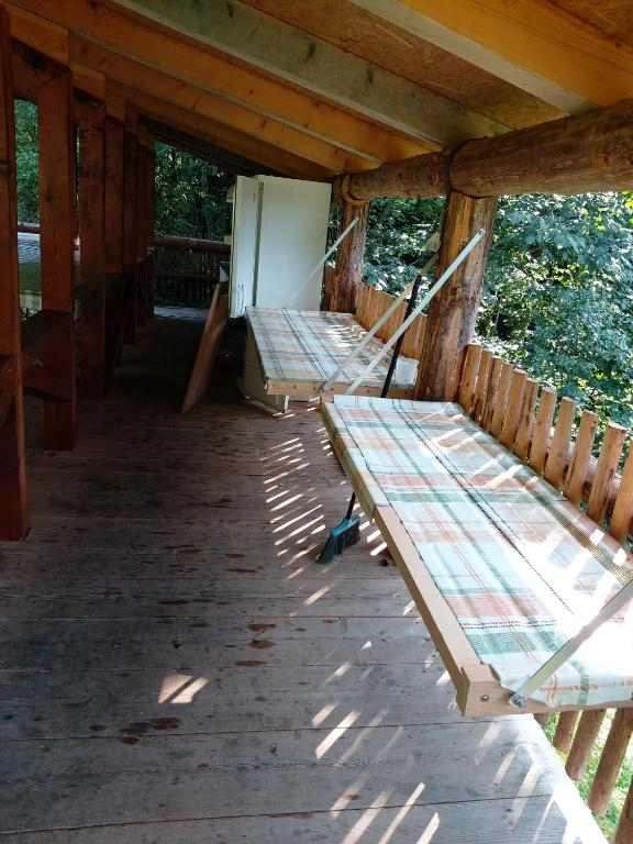 Balkón nebo terasa v ubytování Brunarica