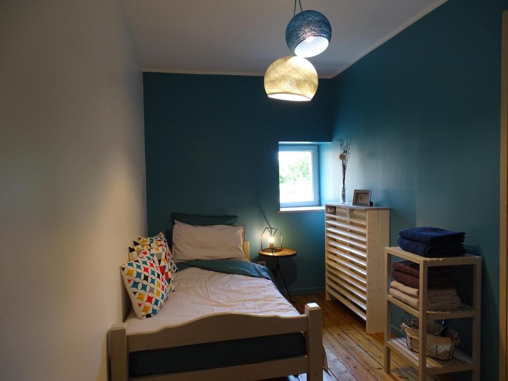 LE RELAIS D'ARZAC - Triple Room With Private Bathroom