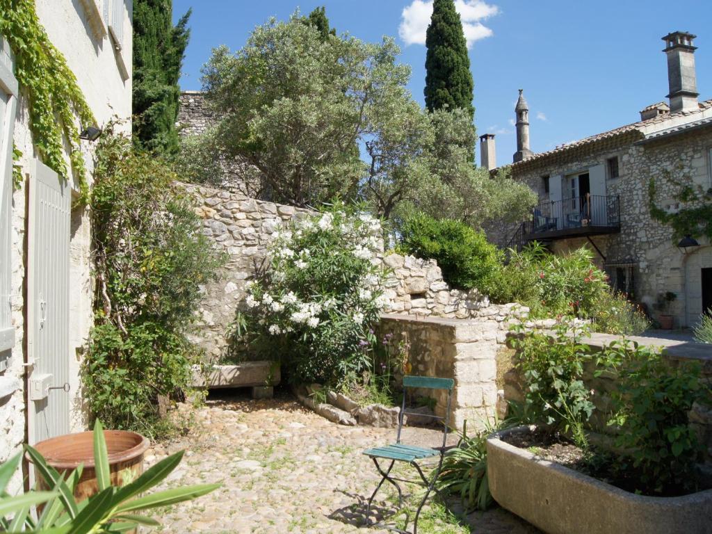 Maison Orsini - One-Bedroom Cottage