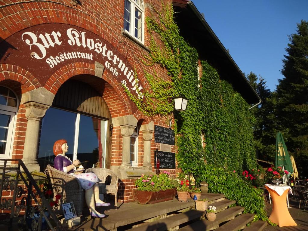En restaurang eller annat matställe på Klostermühle Bursfelde
