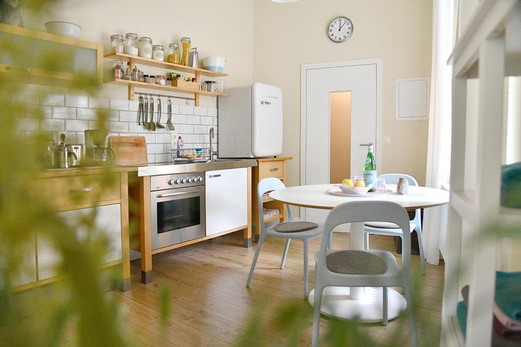 JETHON Studio-Appartement im Grünen - 12