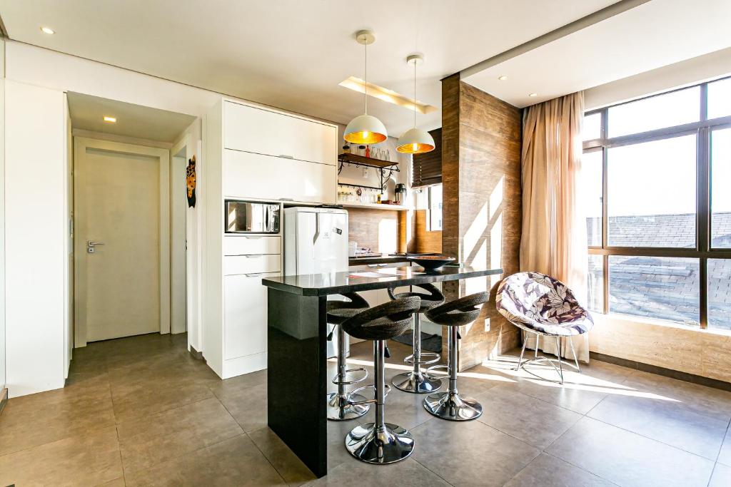  Apartamento pé na areia em Jurerê JBM202