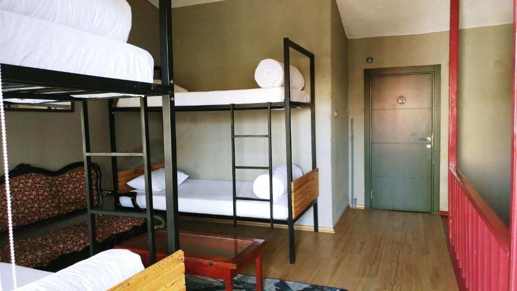 Dudes Rooms