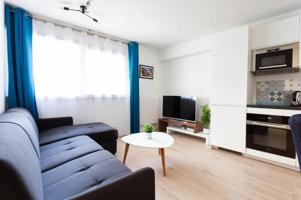 Splendid bright apt near MENILMONTANT, Paris, Franţa