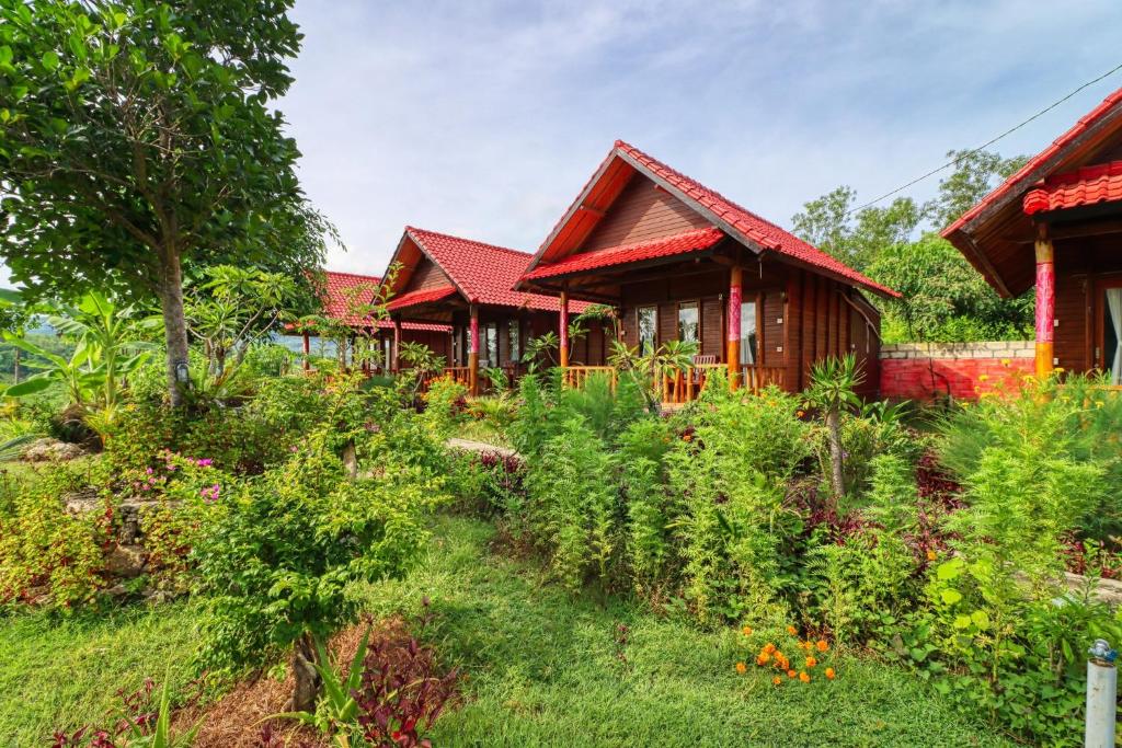 Zahrada ubytování Ayu Hill Bungalows