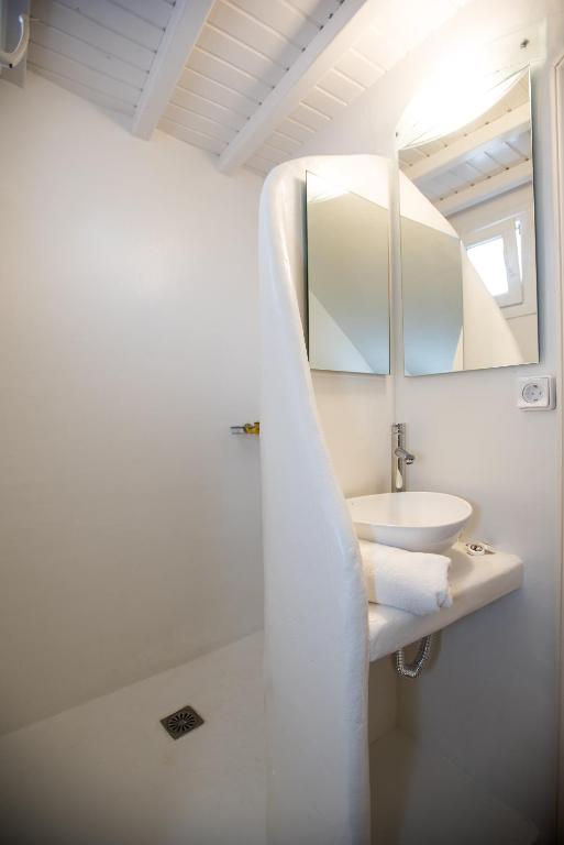 Lirous Studios Mykonos photo 2