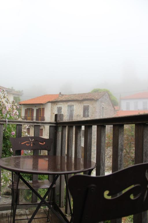 Balkón nebo terasa v ubytování Tsarbou Guesthouse