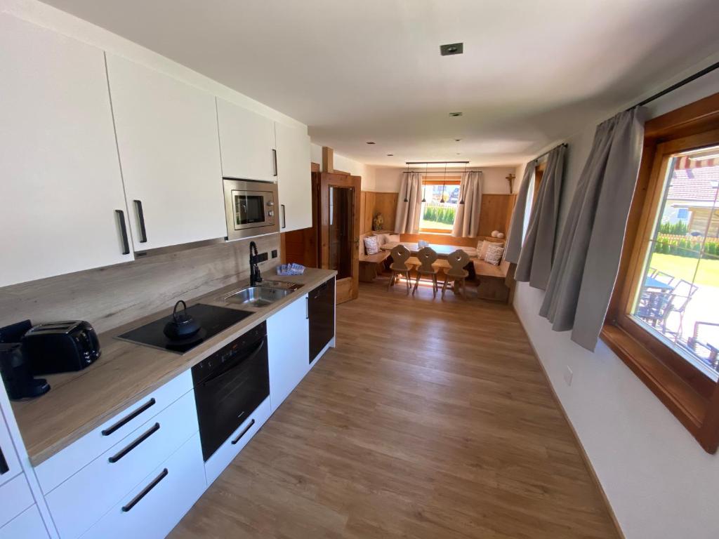 Kuchyň nebo kuchyňský kout v ubytování Flachau Lodge