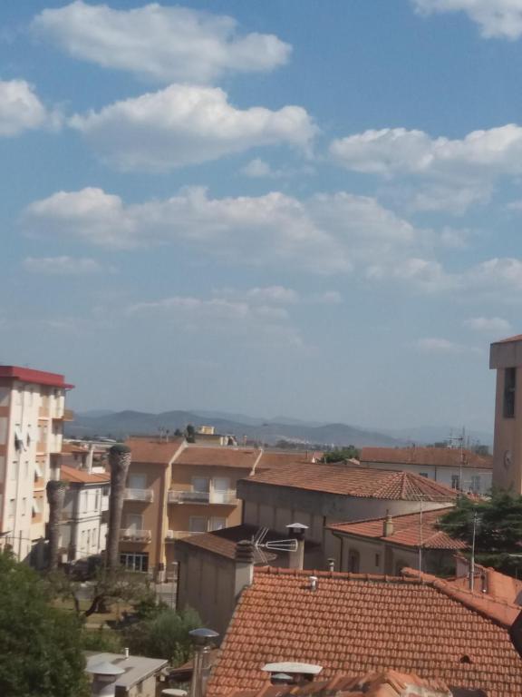 Výhľad na mesto Venturina Terme alebo výhľad na mesto priamo z apartmánu