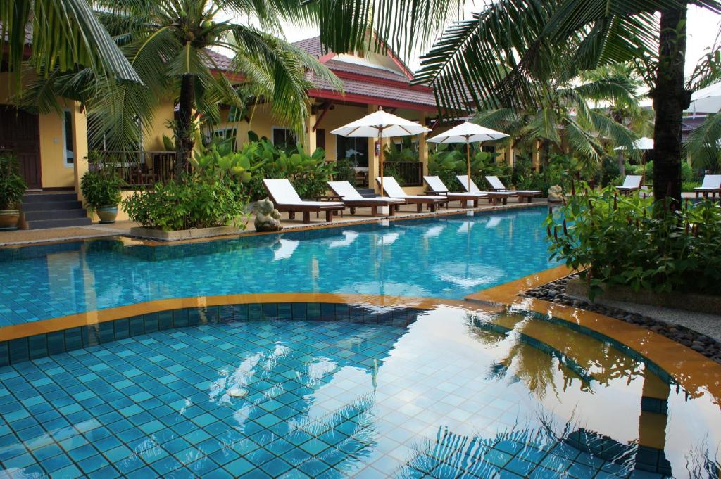 Bazén v ubytování Le Piman Resort nebo v jeho okolí