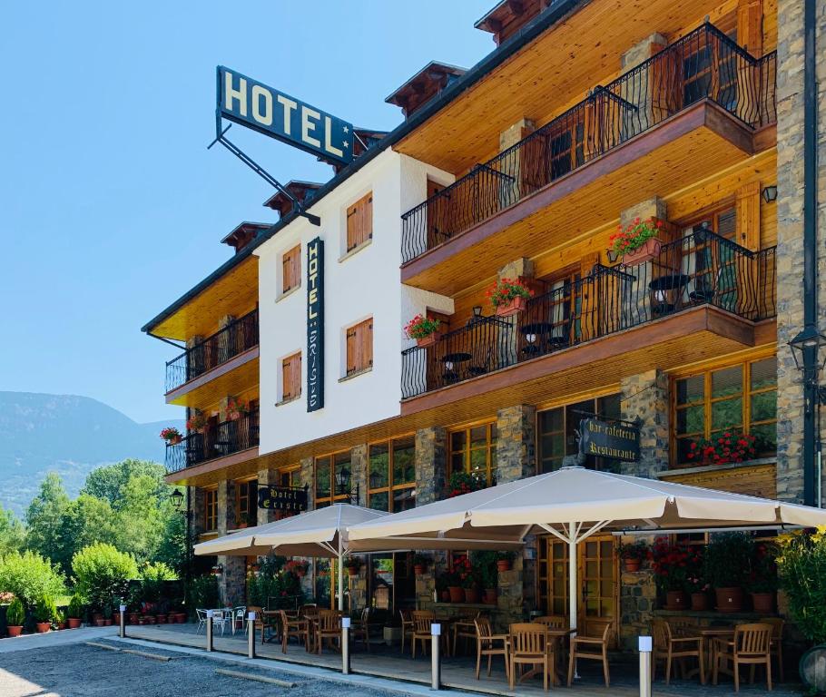Nespecifikovaný výhled na hory nebo výhled na hory při pohledu z hotelu