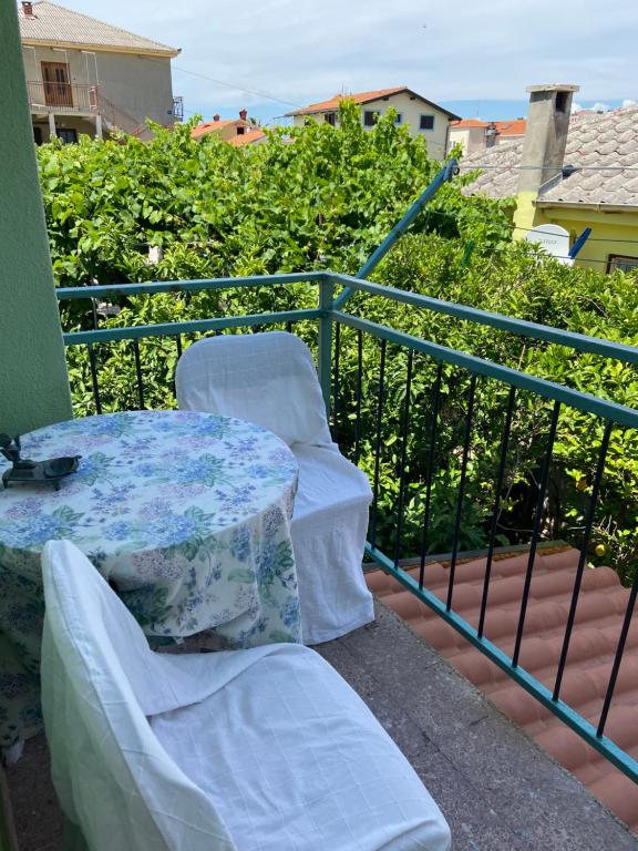 Balkón nebo terasa v ubytování Alaburic rooms & apartment