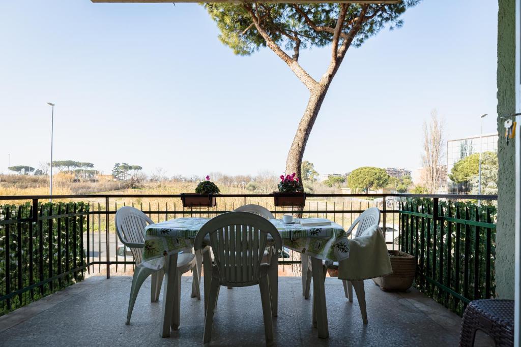 Le Rondini Apartment, 5 persone, 2 balconi, Policlinico Tor Vergata e Casilino, Metro C Torre Maura per il Colosseo a 10 minuti, WI-FI, aria condizionata