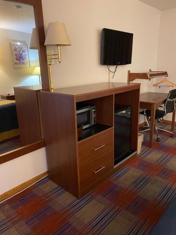 Americas Best Value Inn Champaign - Queen Kamer - Toegang Voor Gehandicapten