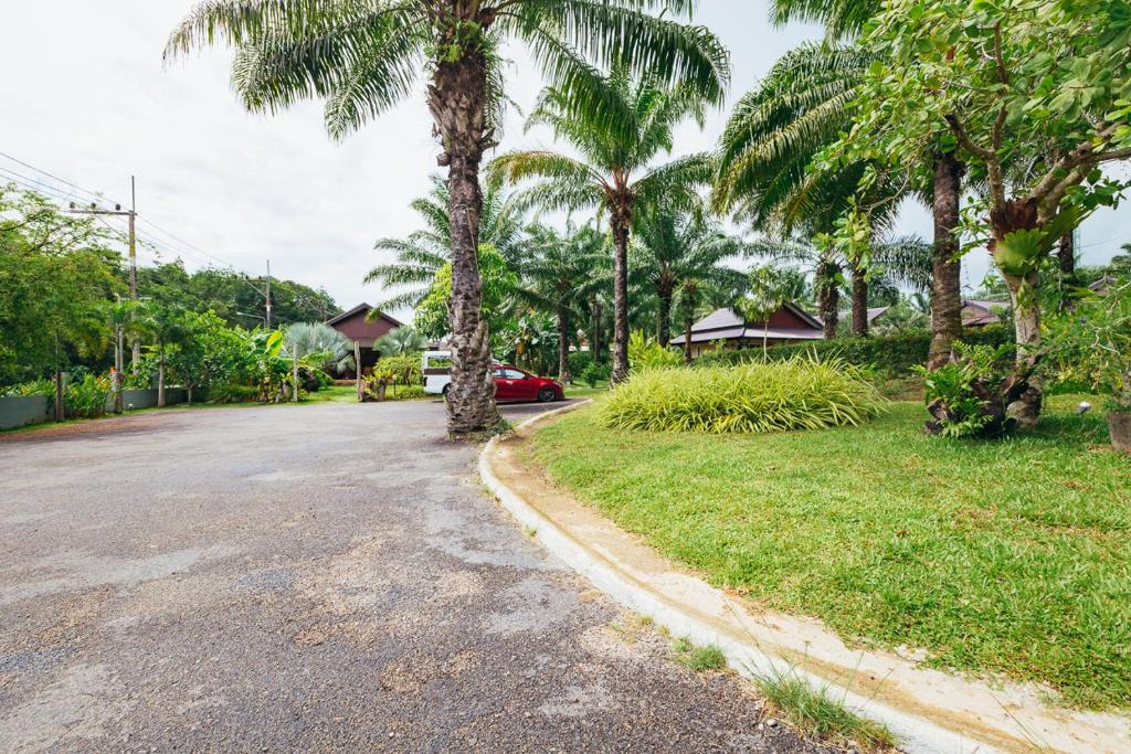 Zahrada ubytování Palm Kiri Aonang Resort