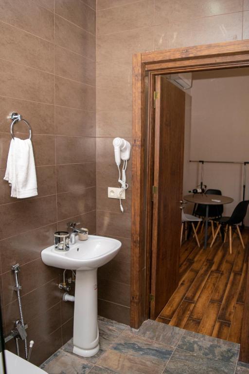 Koupelna v ubytování 4 Rooms