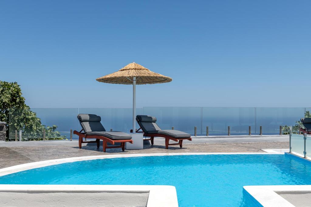 Bazén v ubytování Splendour Hotel and Suites nebo v jeho okolí