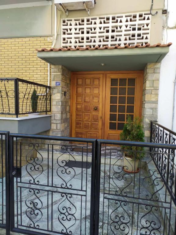 Meteora Family House - Apartment With Balcony