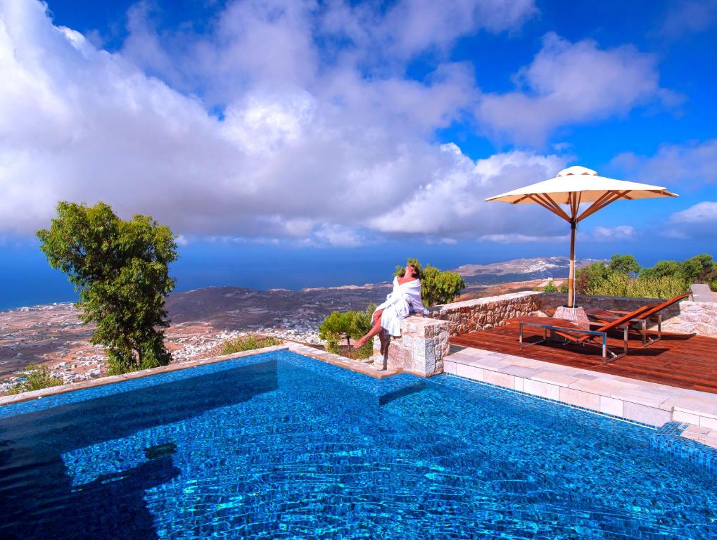 Bazén v ubytovaní Villa Asterope Luxury Retreat by Pleiades alebo v jeho blízkosti