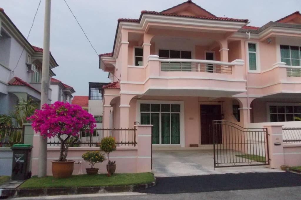 翡翠苑 名宿 Happy Homestay Kulim Malaysia Booking Com