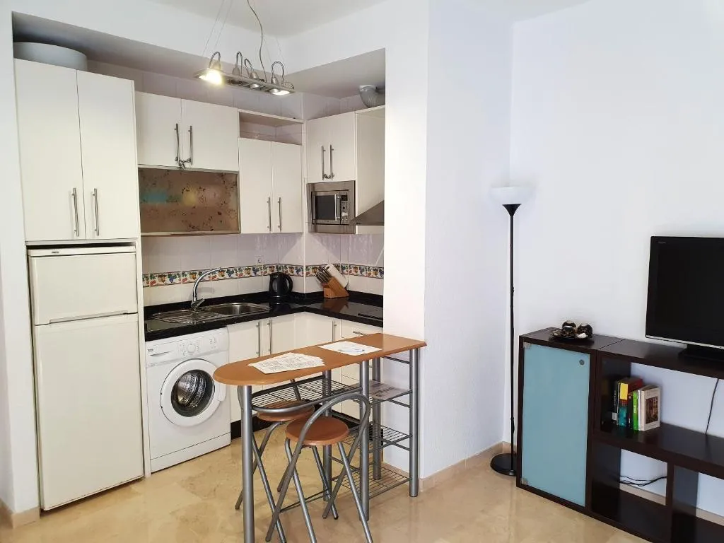 Apartment with one bedroom in Malaga with WiFi 1 km from the beach, Malaga, Spain