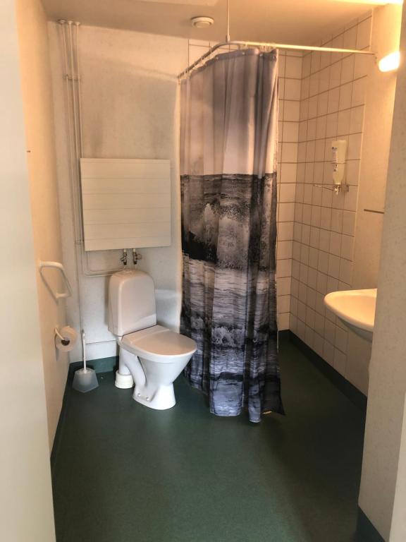 Kylpyhuone majoituspaikassa Hostel400Kokkola