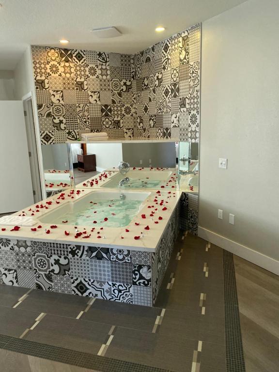 Mid City Inn & Suites Pico Rivera - Suite Avec Baignoire Chaude