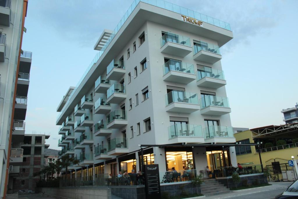 Hotel Bar Restaurant Triumf Shengjin - Image 10