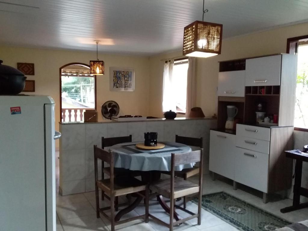  Casa na Vila de Lumiar Banho de Rio Próximo ao Centro