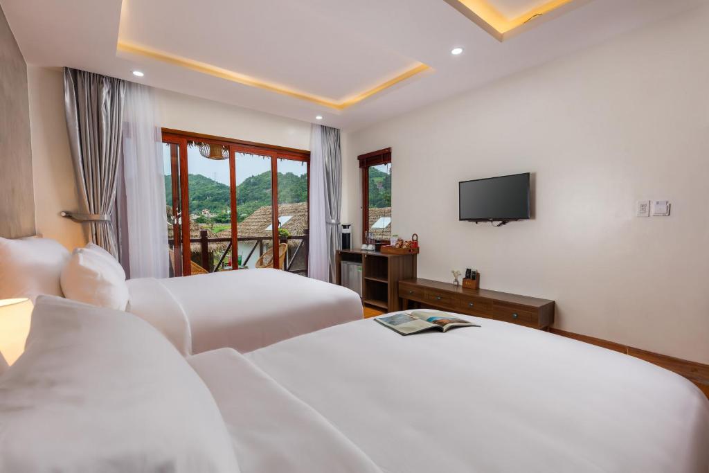 Mộc Châu Eco Garden Resort - Triple Room With Balcony