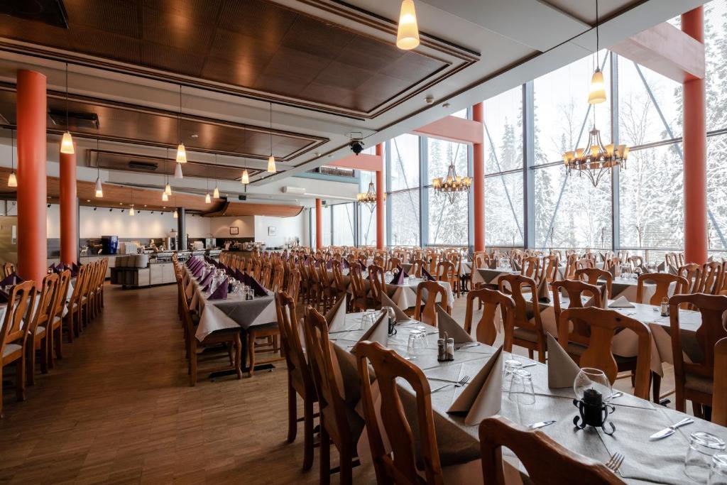 Restaurace v ubytování Lapland Hotels Luostotunturi & Amethyst Spa