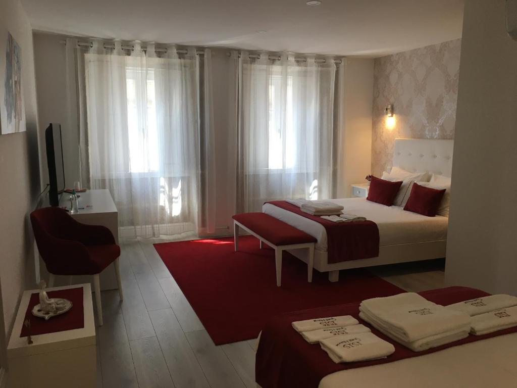 ÍSIS Guest House - 9