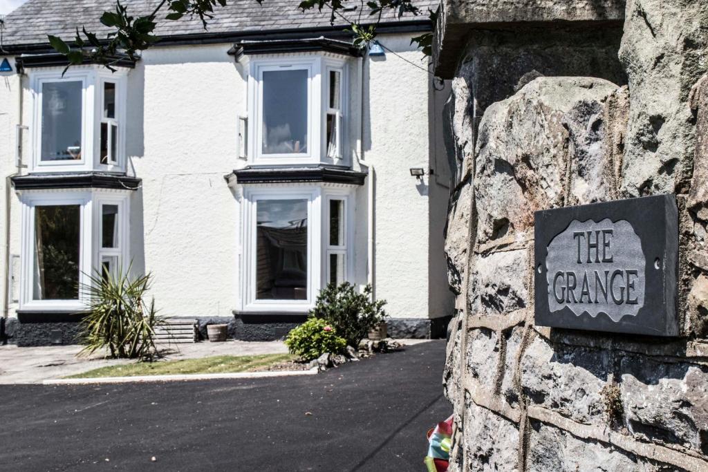 The Grange Guesthouse, Cefn-Coed