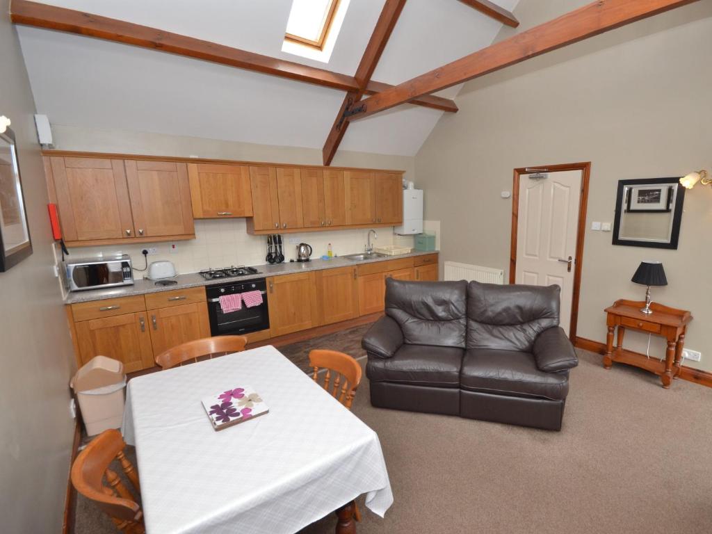 Plawsworth Hall Serviced Cottages and Apartments - 1 Bedroom Farmyard Apartment