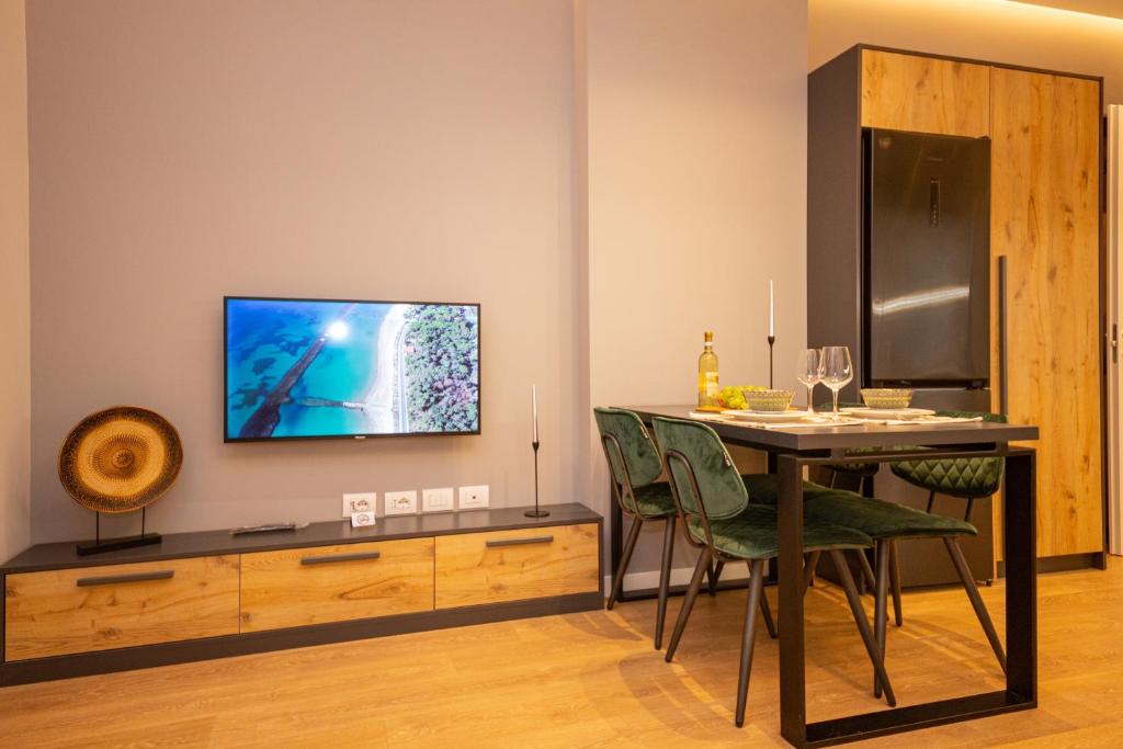 Central Chic Apartments - One-Bedroom Apartment With Balcony - No 3