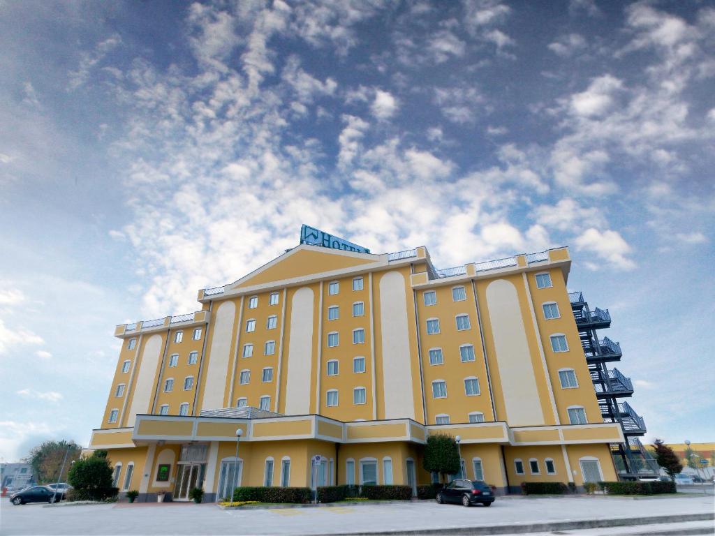 Fotografia z galérie ubytovania Piramidi Hotel v destinácii Torri di Quartesolo