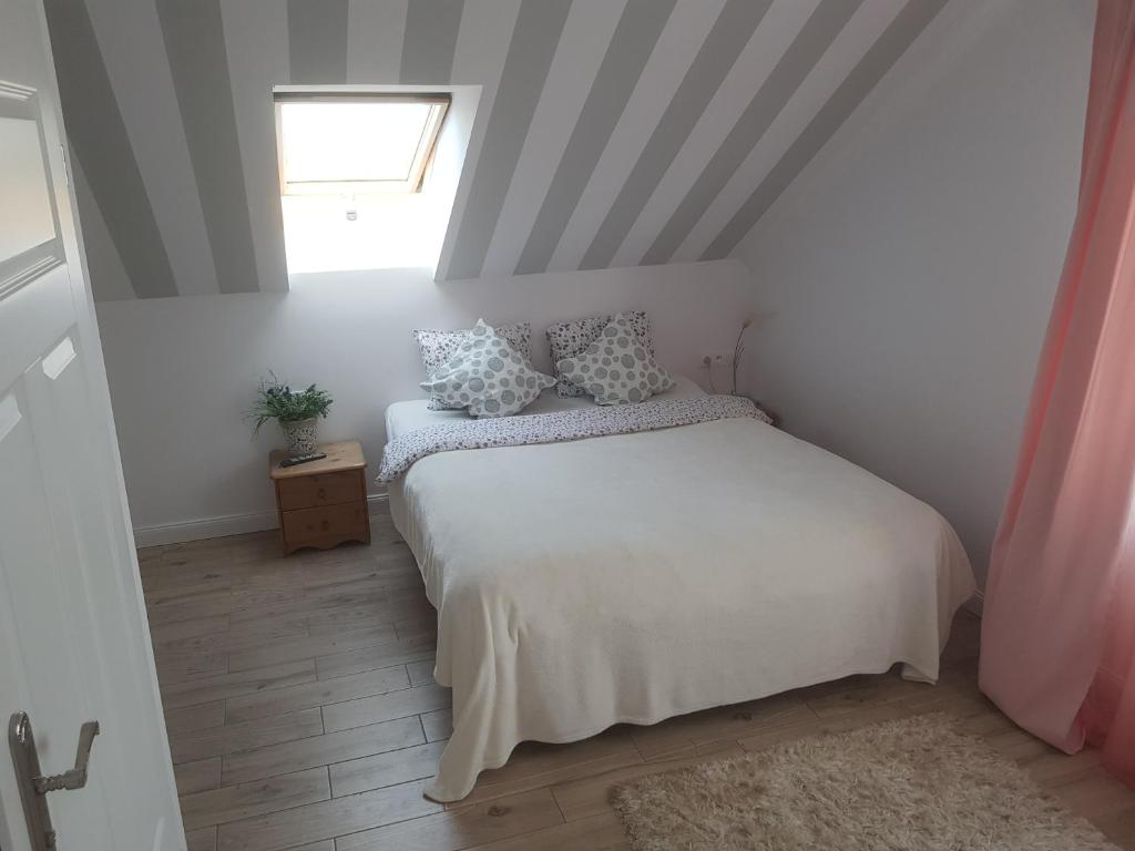 Stajnia Orłowscy - Habitación Cuádruple Con Baño