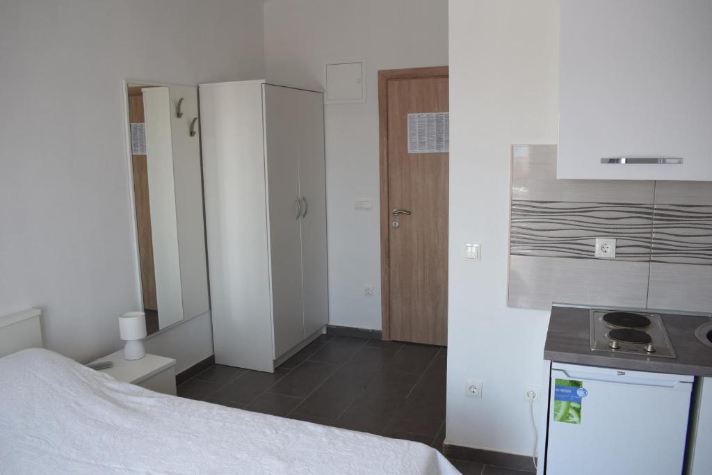Kuchyň nebo kuchyňský kout v ubytování Apartmani Katica