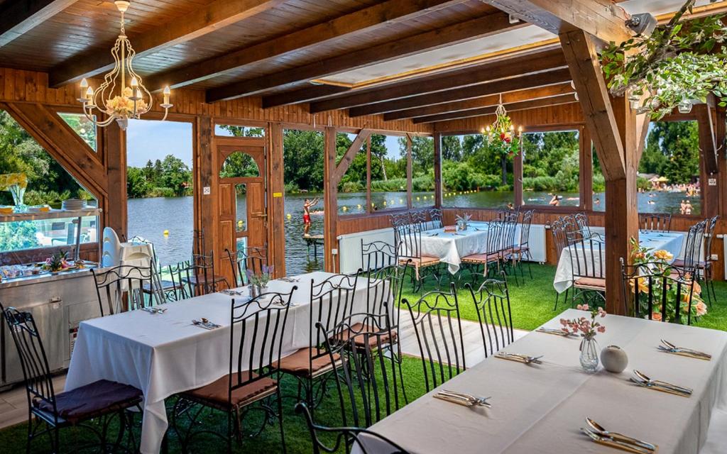 Restaurace v ubytování Éden Lounge Restaurant & Pension