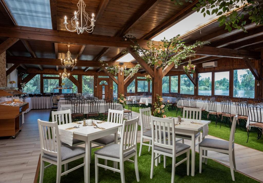 Restaurace v ubytování Éden Lounge Restaurant & Pension