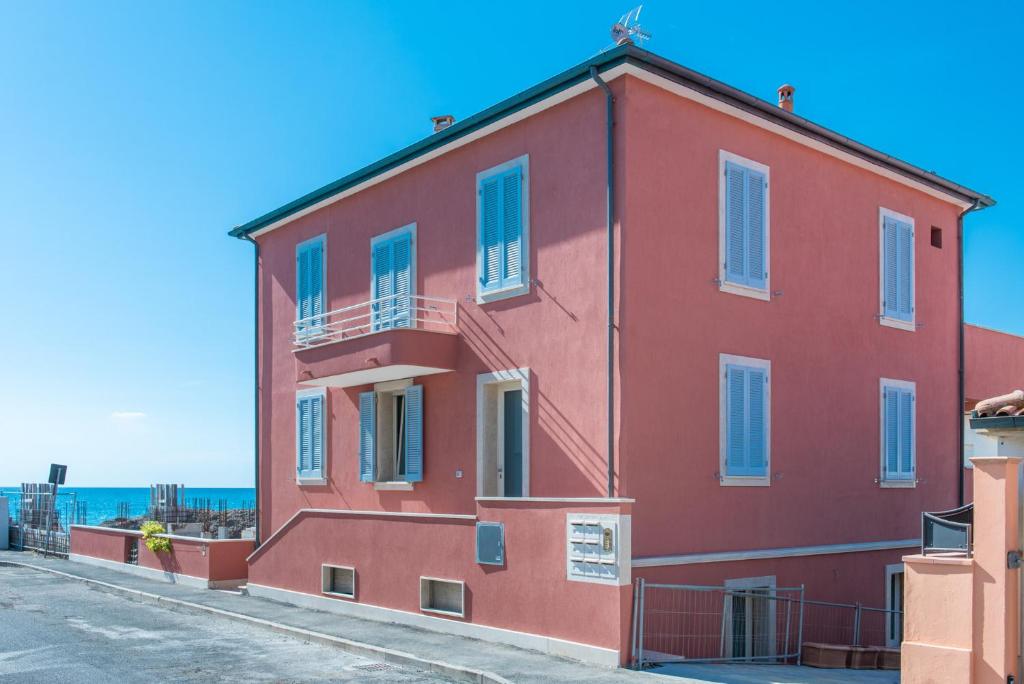 Budynek, w którym mieści się apartament