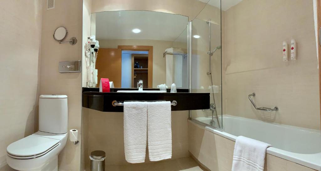 Ramada by Wyndham Valencia Almussafes - Double Room - No Fumadores