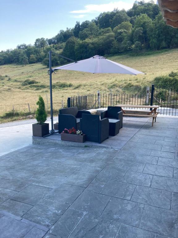 Balkón nebo terasa v ubytování ETXEARTZI
